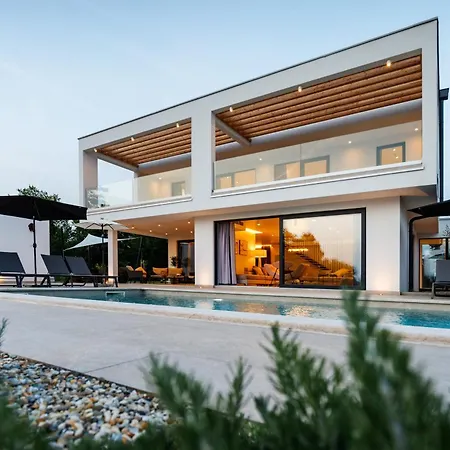 Sonia Near Labin - Rabac For 8 Persons With 40 M2 Heated Pool, Wellness & Kids Playground Βίλα