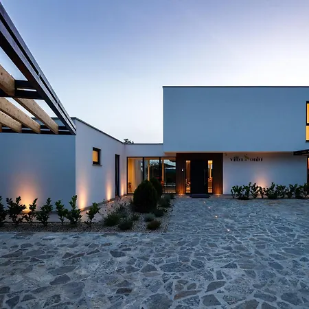 Sonia Near Labin - Rabac For 8 Persons With 40 M2 Heated Pool, Wellness & Kids Playground Vrvari