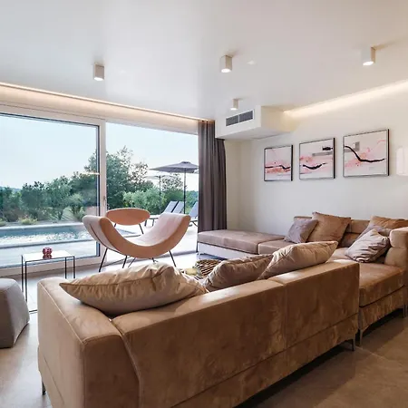 Sonia Near Labin - Rabac For 8 Persons With 40 M2 Heated Pool, Wellness & Kids Playground Vrvari