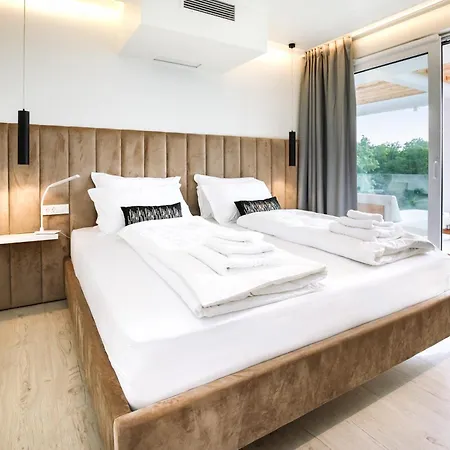Sonia Near Labin - Rabac For 8 Persons With 40 M2 Heated Pool, Wellness & Kids Playground Vrvari