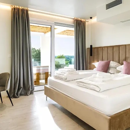Vila Sonia Near Labin - Rabac For 8 Persons With 40 M2 Heated Pool, Wellness & Kids Playground